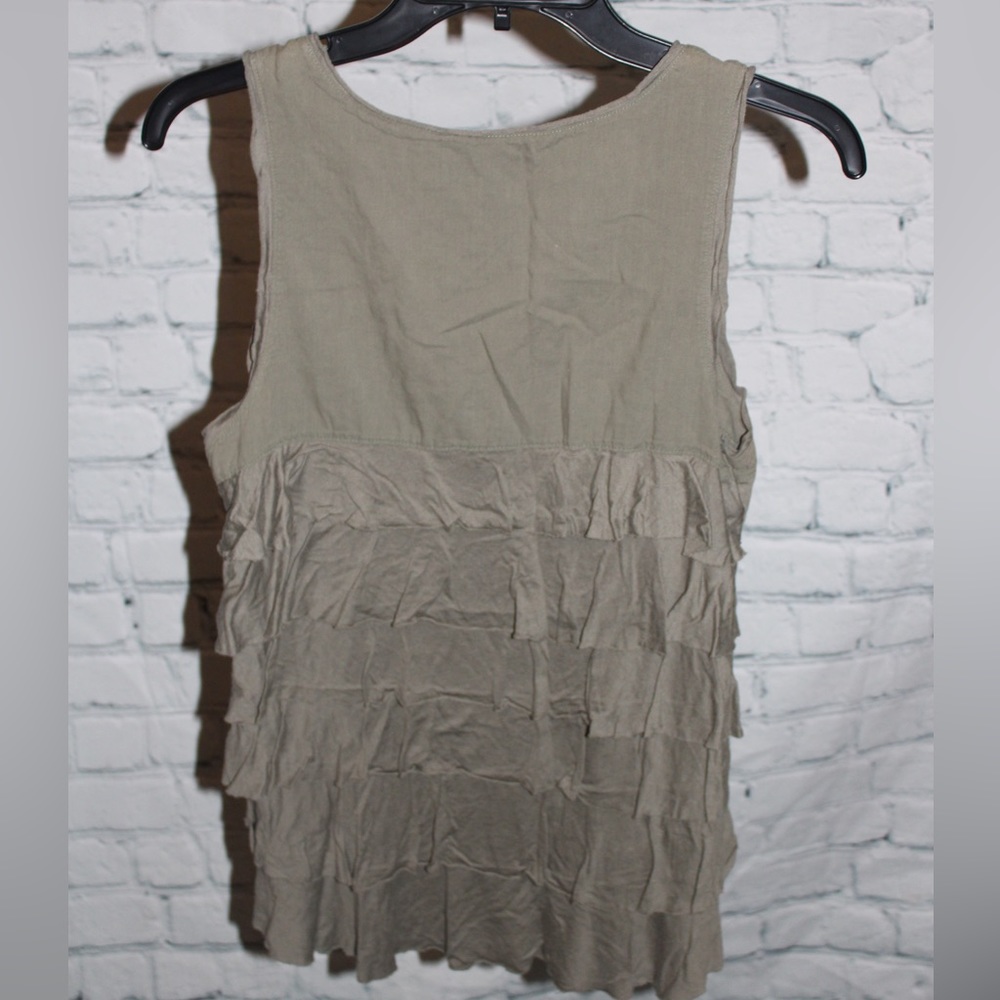 Banana Republic Ruffle Top - Picture 3 of 3